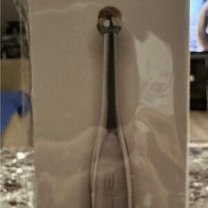 Mirror finish Artis brush Handle